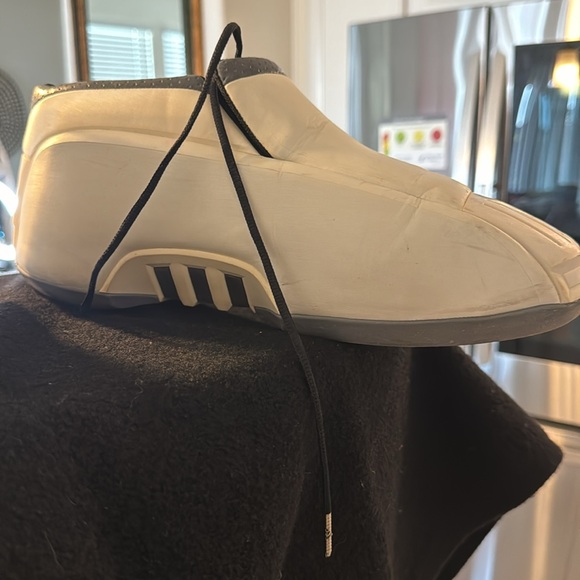 Kobe Bryant Adidas, tennis shoes